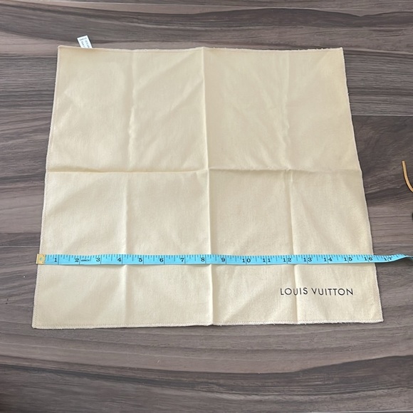 Authentic Louis Vuitton dust cloth - Picture 2 of 3